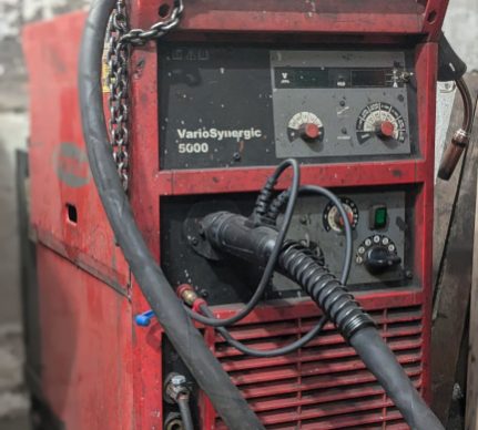 Svářecí poloautomat VarioSynergic 5000 pro průmyslové svařování